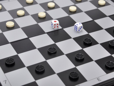 Игра настольная магнитная  шахматы / шашки / нарды "3 в 1". Размер доски 33 см х 33 см. 3143